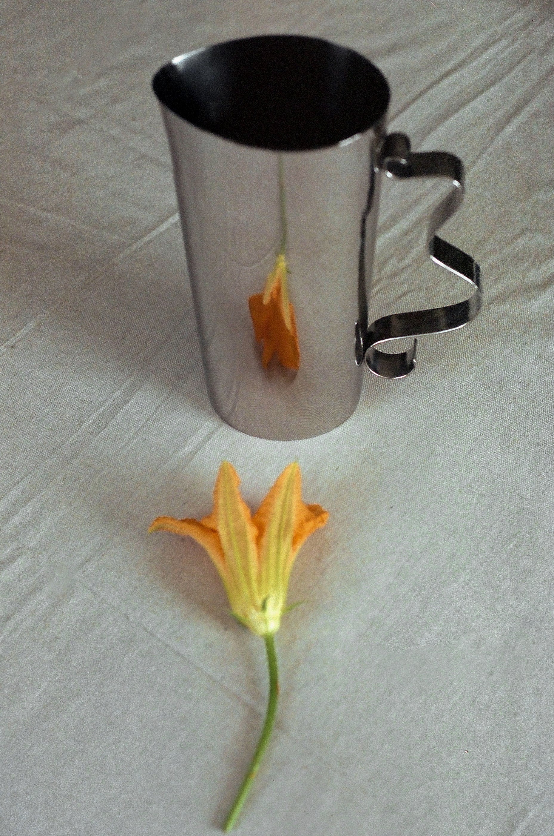 Squiggle Pitcher