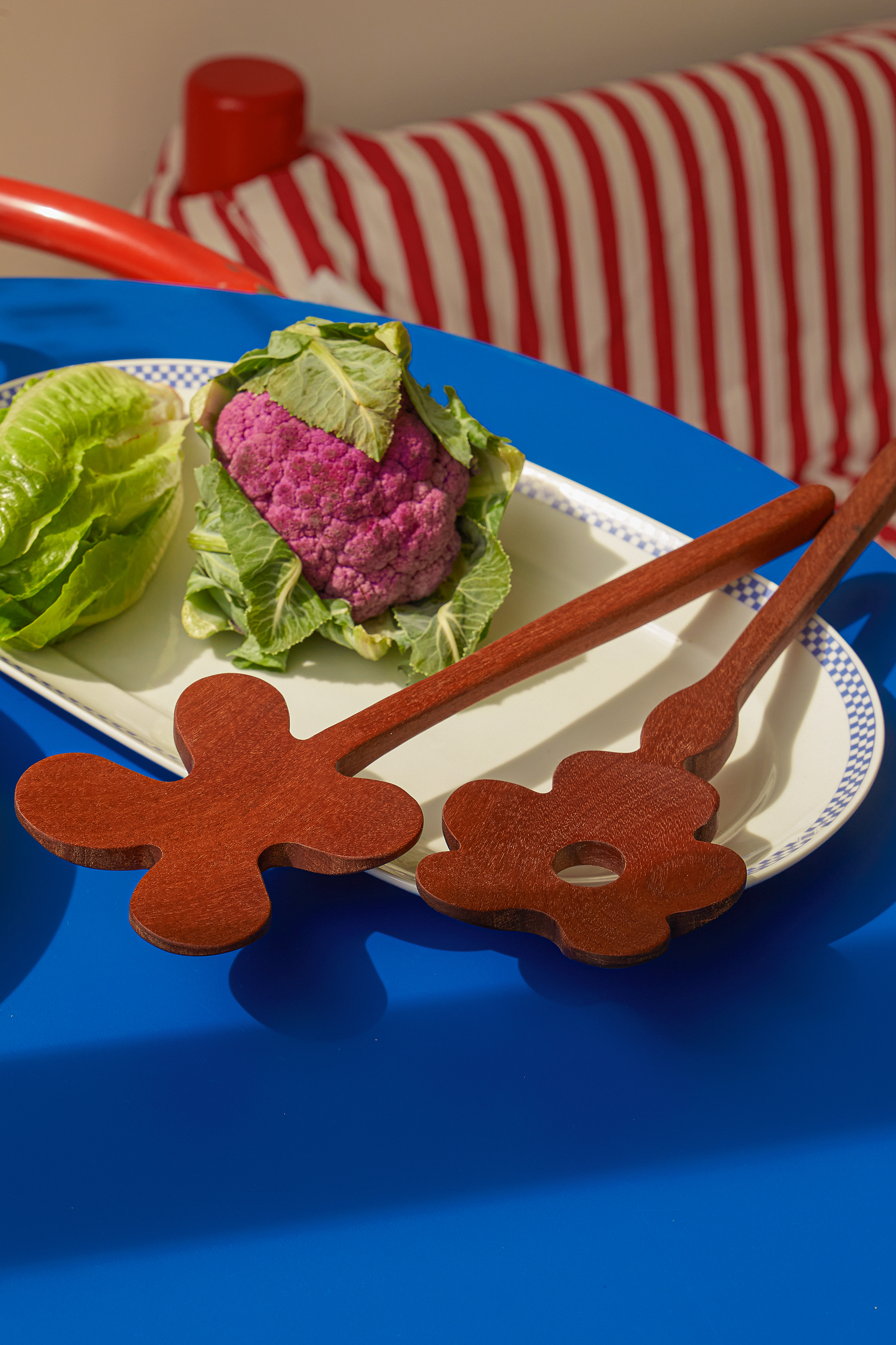 Flower Serving Friends