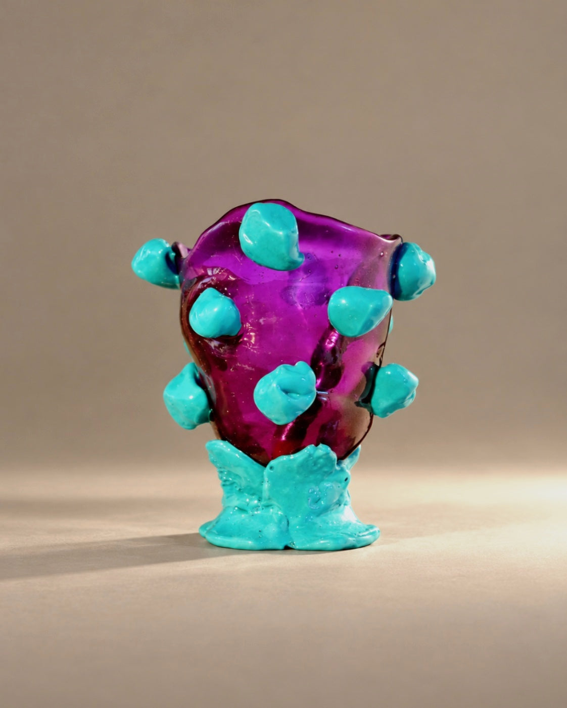 Mini Nugget Vessel in purple and turquoise blue by Gaetano Pesce, studio photo
