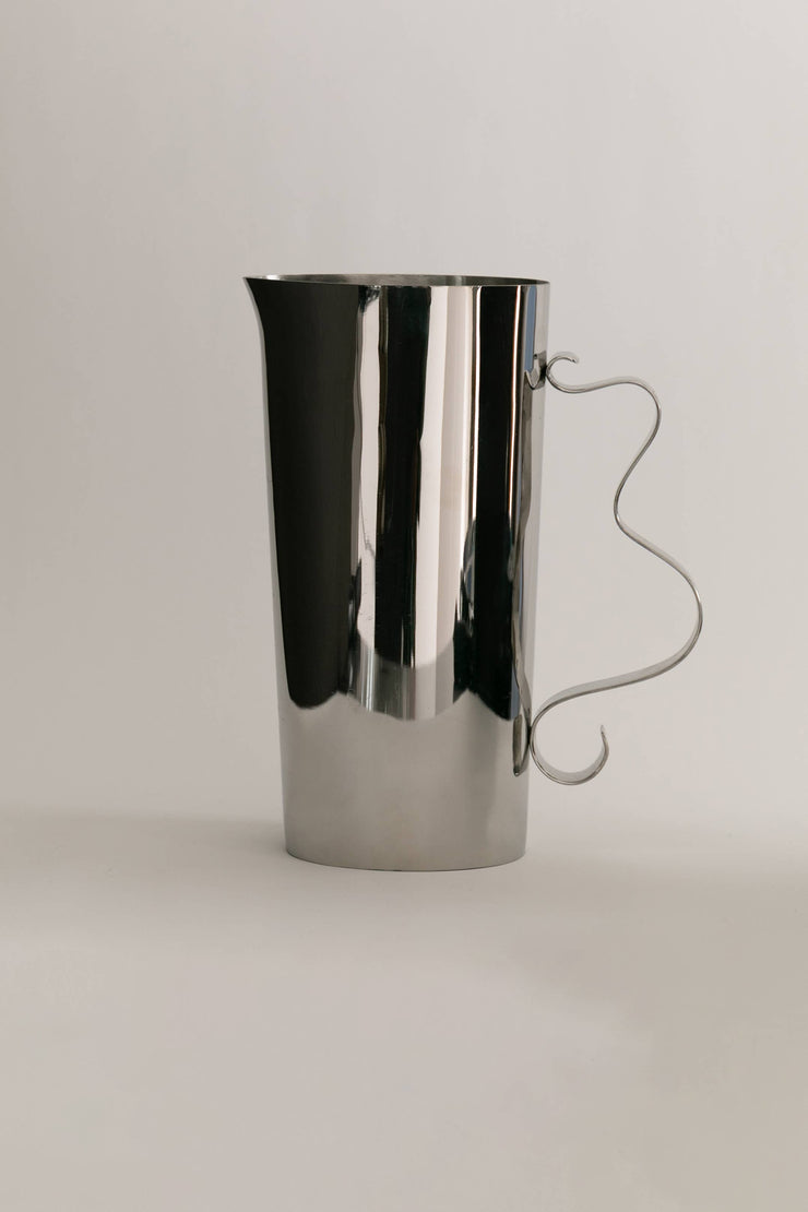 Squiggle Pitcher